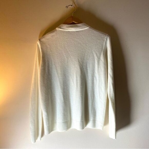 Kim Rogers Cream Crewneck Soft Sweater Women’s size Large (Petite) - Picture 3 of 3